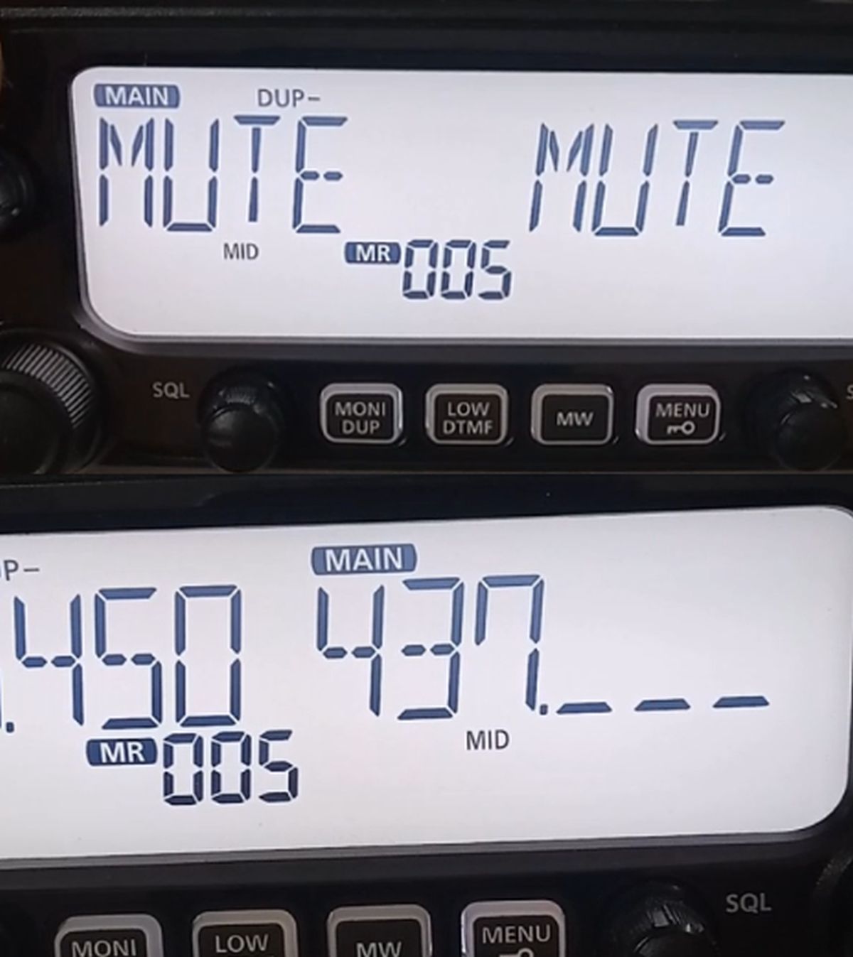 Muting VFOs and changing tuning step to MHz in ICOM 2730